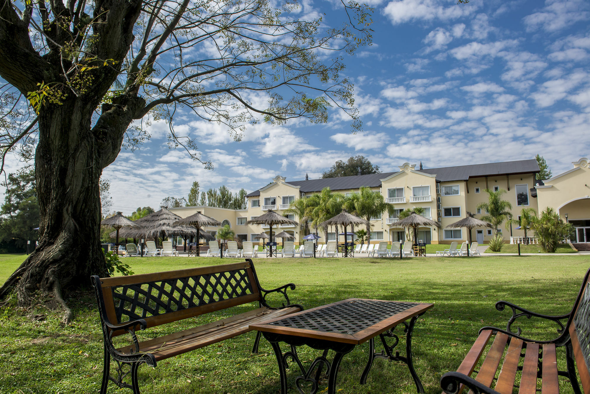 Howard Johnson By Wyndham Resort Pilar Pilar  Exterior photo